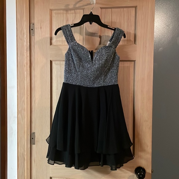Silver and black side straps zipper goes down halfway knee links size 7 fits a 6 - Picture 1 of 4